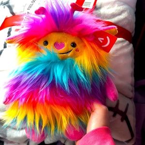 Bnwt aurora valentines monster